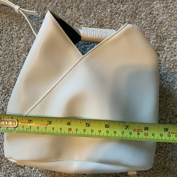 MM6 Maison Martin Margiela Elegant White Leather Crossbody Bag - Picture 9 of 10